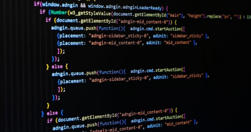 Code op scherm als basis voor SaaS internationaal schalen en schaalbare softwarearchitectuur